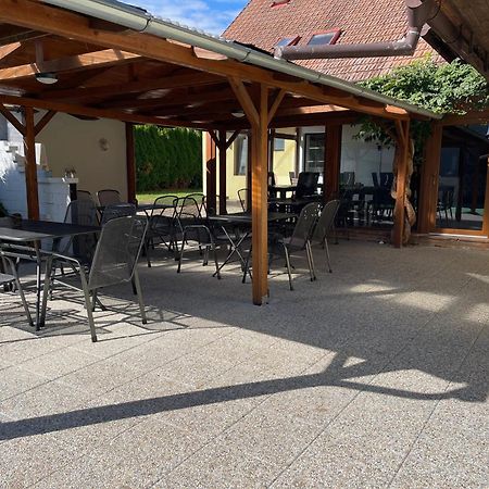 Penzion Trojna Lednice-Vhodne Na Svatby,Rodinne Akce,Teambuilding Exteriör bild